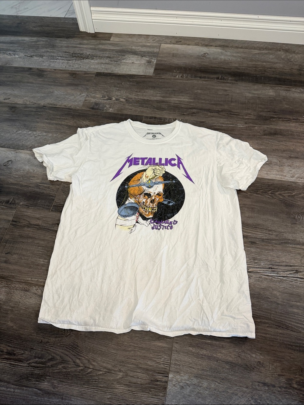 Metallica White Graphic Skull Short Sleeve Tee
